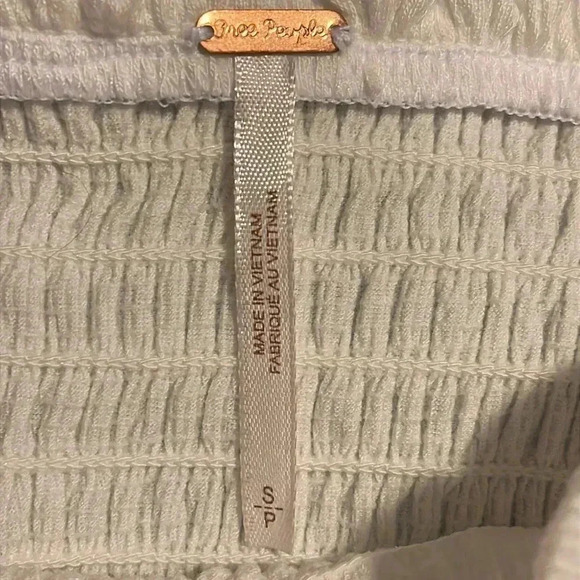 White Free People top! ⭐️ - Picture 3 of 3